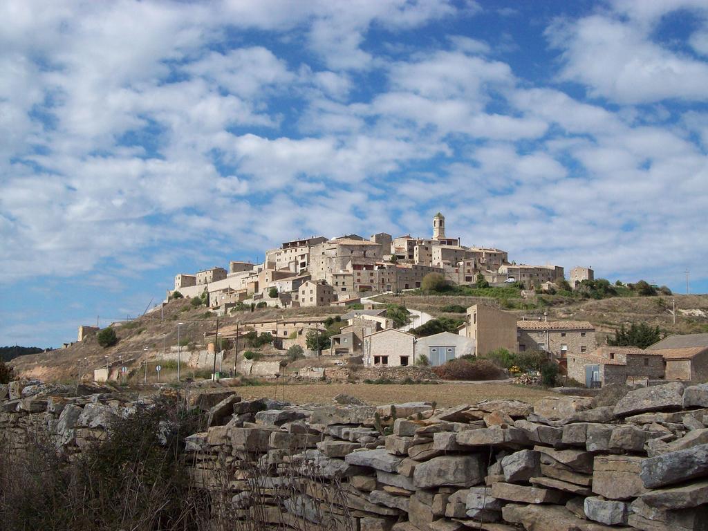 Rural Horizons On La Ruta Del Cister Hotel Fores Bagian luar foto