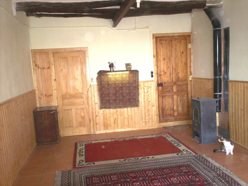 Rural Horizons On La Ruta Del Cister Hotel Fores Bagian luar foto