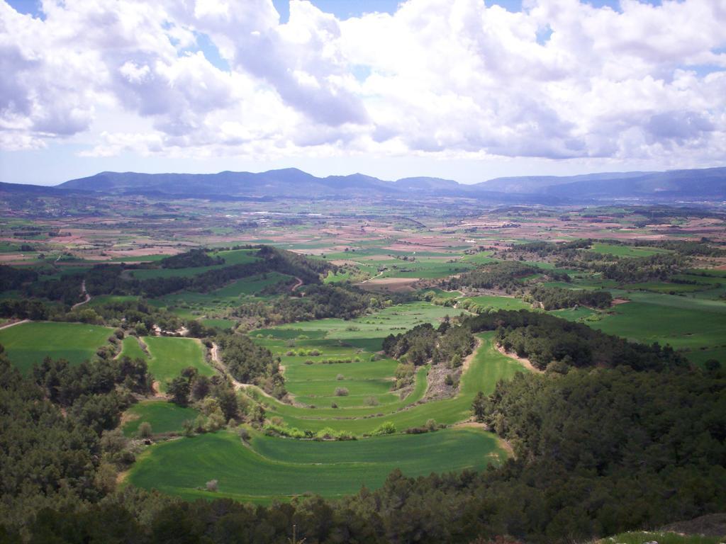 Rural Horizons On La Ruta Del Cister Hotel Fores Bagian luar foto